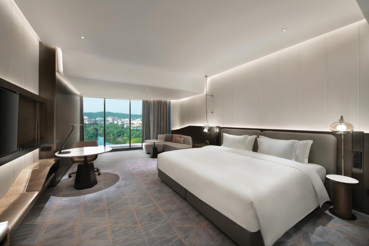 Crowne Plaza Wuhan Optics Valley By Ihg Exterior foto