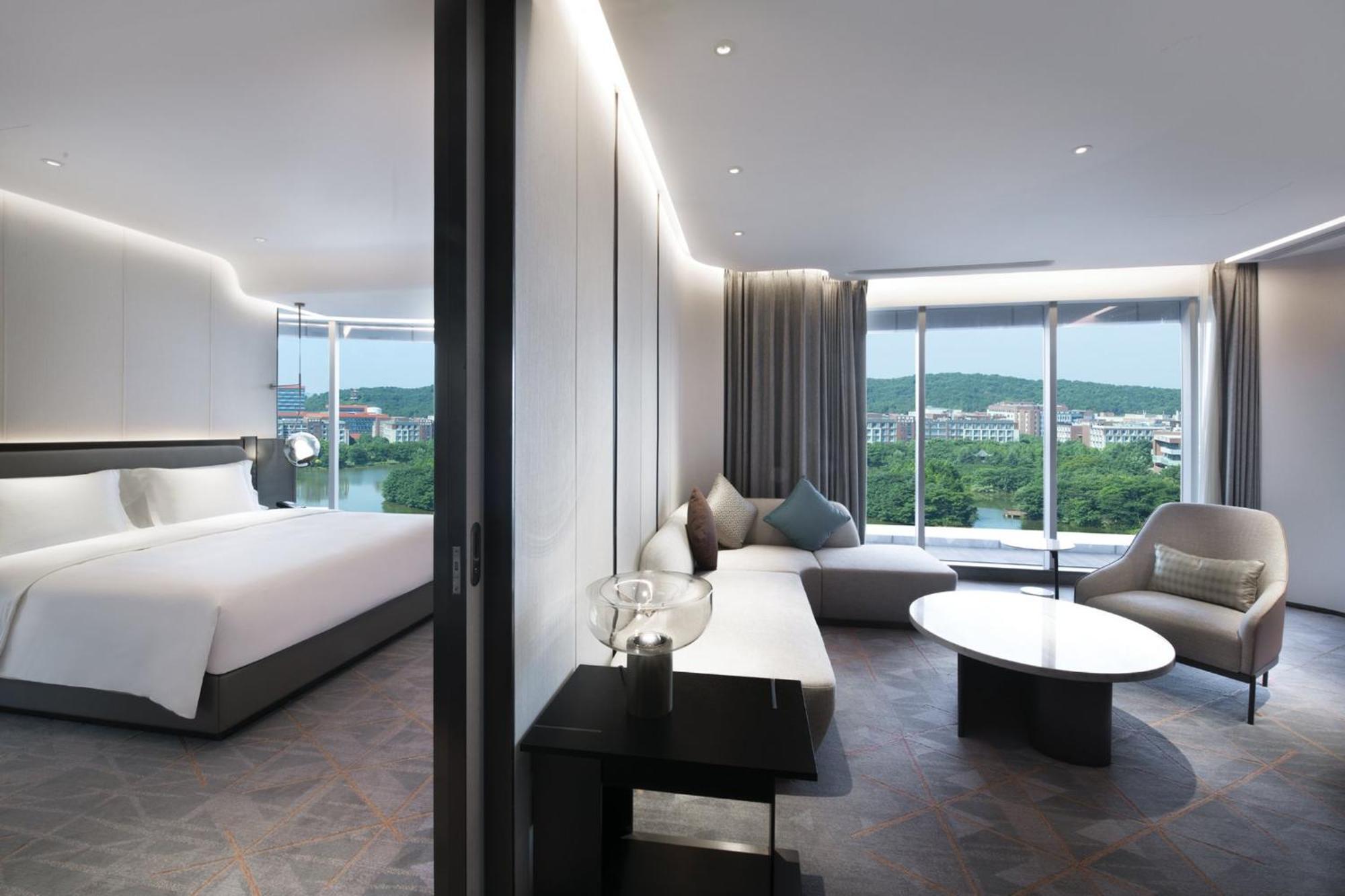 Crowne Plaza Wuhan Optics Valley By Ihg Exterior foto